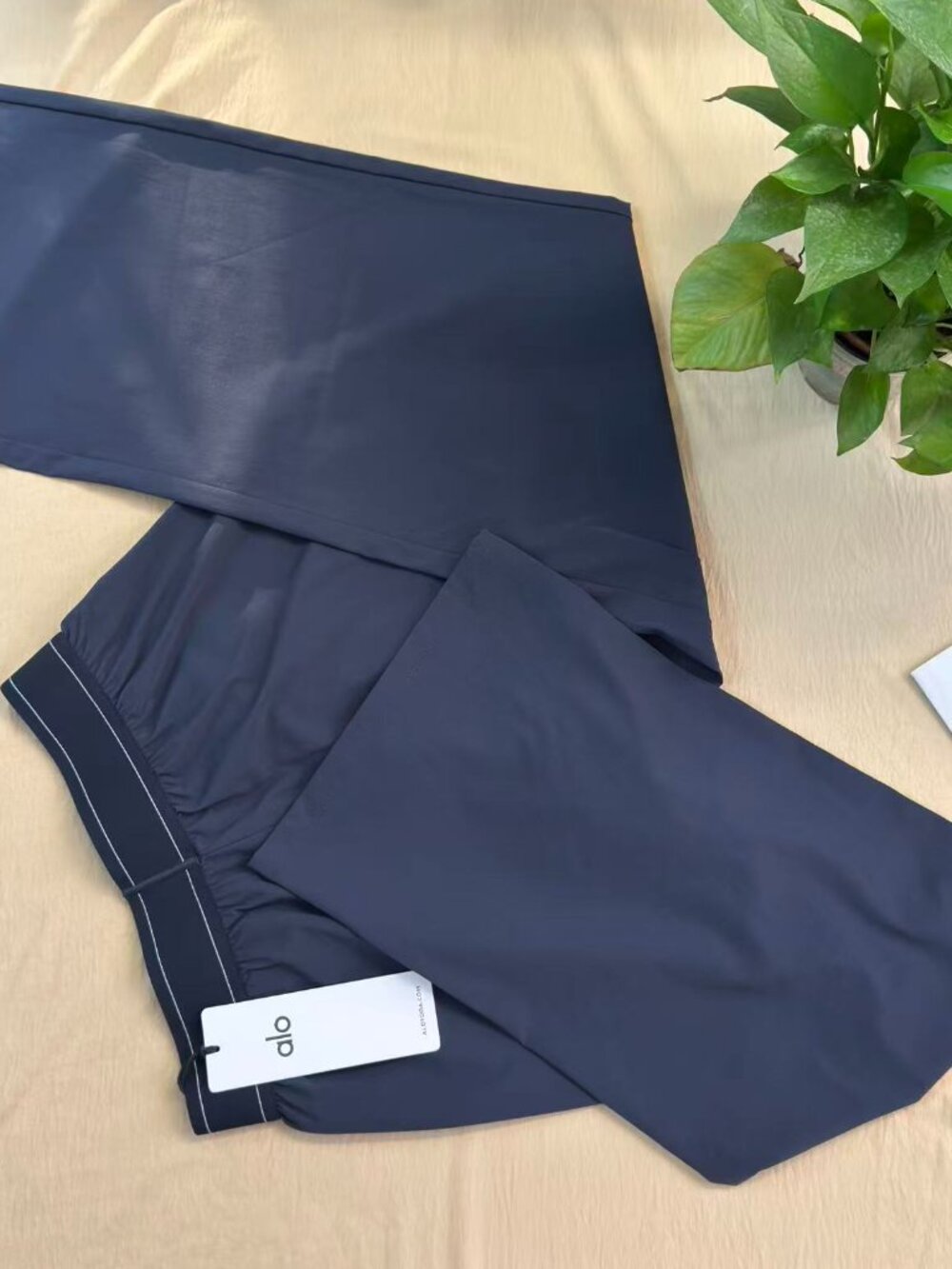 ALO Yoga Suit Up Pants Navy Blueđź§µWide Leg | Regular Length NWT - Picture 4 of 8